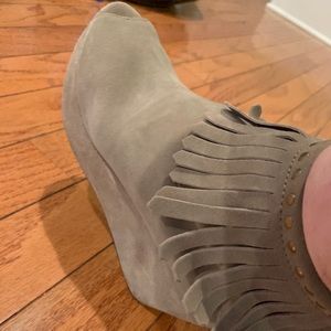 Leather open toe shoes with tassles